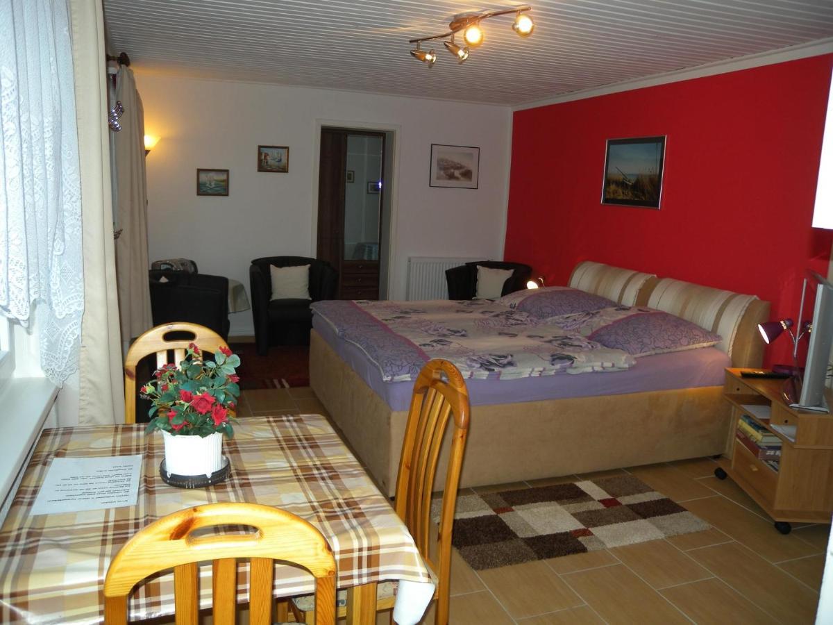 Holiday Home In Bergen Auf Ruegen 2852 Берген на Рюген Екстериор снимка